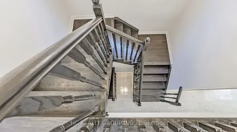 86 Robb Thompson Road East Gwillimbury ON L0G 1M0