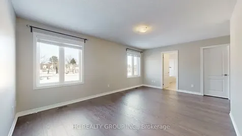 86 Robb Thompson Road East Gwillimbury ON L0G 1M0