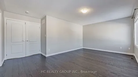 86 Robb Thompson Road East Gwillimbury ON L0G 1M0