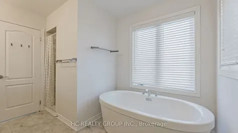 86 Robb Thompson Road East Gwillimbury ON L0G 1M0