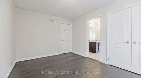 86 Robb Thompson Road East Gwillimbury ON L0G 1M0