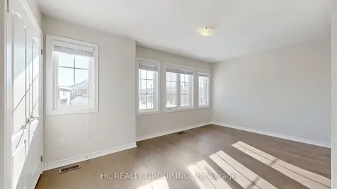 86 Robb Thompson Road East Gwillimbury ON L0G 1M0