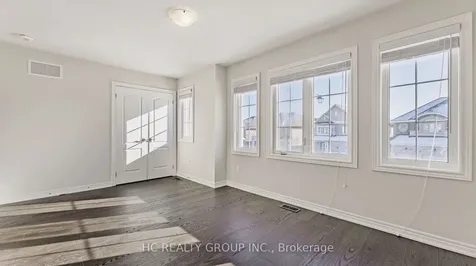 86 Robb Thompson Road East Gwillimbury ON L0G 1M0