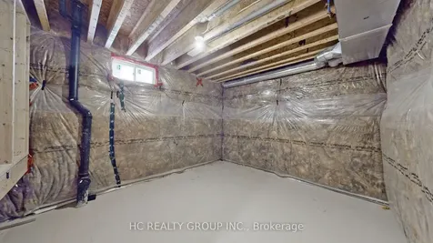 86 Robb Thompson Road East Gwillimbury ON L0G 1M0