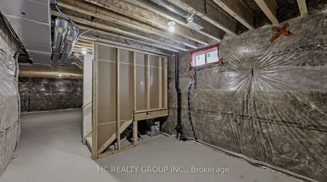 86 Robb Thompson Road East Gwillimbury ON L0G 1M0