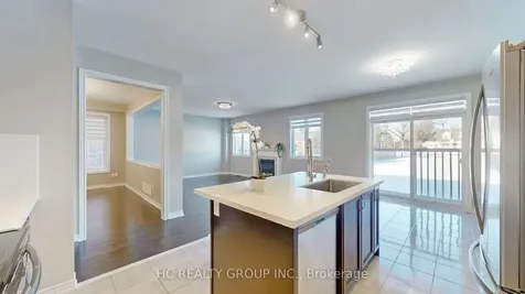 86 Robb Thompson Road East Gwillimbury ON L0G 1M0