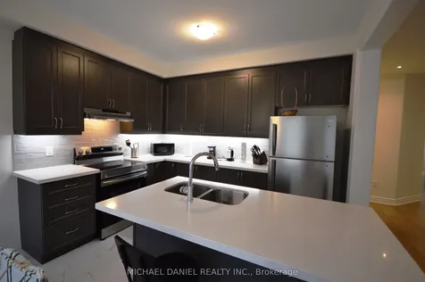 103 Carriage Shop Bend East Gwillimbury ON N1T 0G6