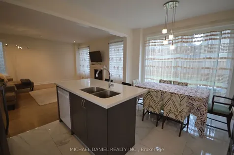 103 Carriage Shop Bend East Gwillimbury ON N1T 0G6