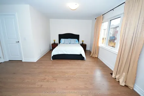 103 Carriage Shop Bend East Gwillimbury ON N1T 0G6