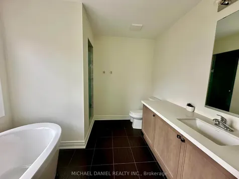 103 Carriage Shop Bend East Gwillimbury ON N1T 0G6