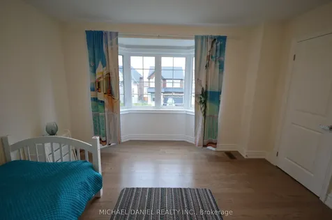 103 Carriage Shop Bend East Gwillimbury ON N1T 0G6