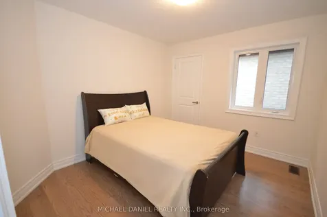 103 Carriage Shop Bend East Gwillimbury ON N1T 0G6