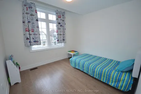 103 Carriage Shop Bend East Gwillimbury ON N1T 0G6