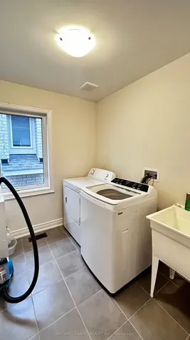 103 Carriage Shop Bend East Gwillimbury ON N1T 0G6