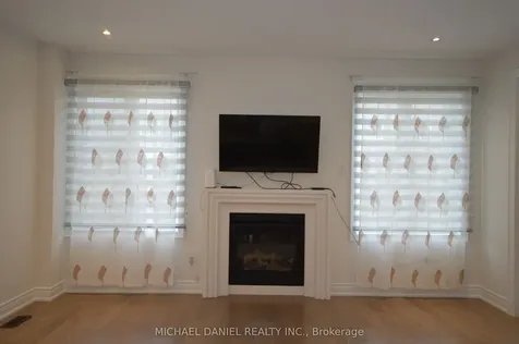 103 Carriage Shop Bend East Gwillimbury ON N1T 0G6