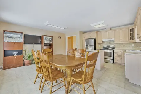 28 Saint Avenue Bradford West Gwillimbury ON L3Z 3H6