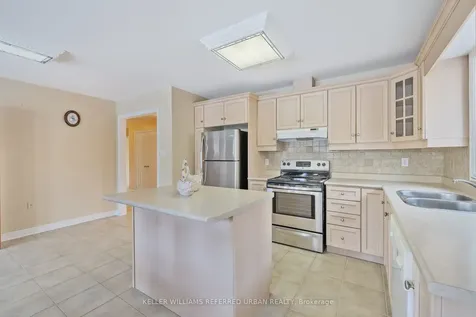 28 Saint Avenue Bradford West Gwillimbury ON L3Z 3H6