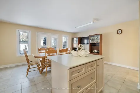 28 Saint Avenue Bradford West Gwillimbury ON L3Z 3H6