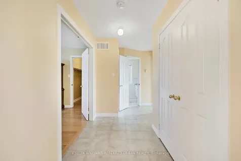 28 Saint Avenue Bradford West Gwillimbury ON L3Z 3H6