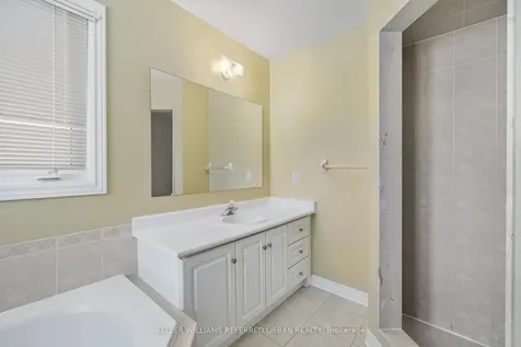 28 Saint Avenue Bradford West Gwillimbury ON L3Z 3H6