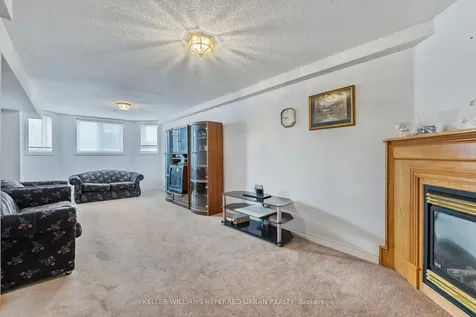 28 Saint Avenue Bradford West Gwillimbury ON L3Z 3H6