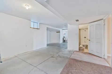 28 Saint Avenue Bradford West Gwillimbury ON L3Z 3H6