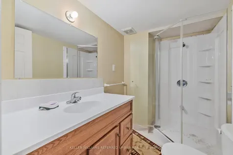 28 Saint Avenue Bradford West Gwillimbury ON L3Z 3H6