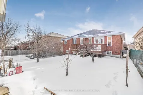 28 Saint Avenue Bradford West Gwillimbury ON L3Z 3H6