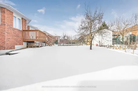 28 Saint Avenue Bradford West Gwillimbury ON L3Z 3H6