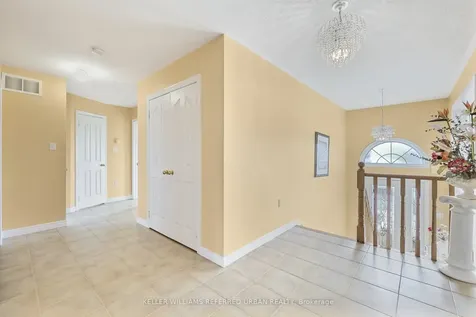 28 Saint Avenue Bradford West Gwillimbury ON L3Z 3H6