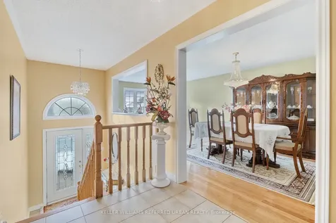 28 Saint Avenue Bradford West Gwillimbury ON L3Z 3H6