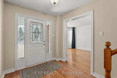 34 Hollis Crescent East Gwillimbury ON L9N 1E7