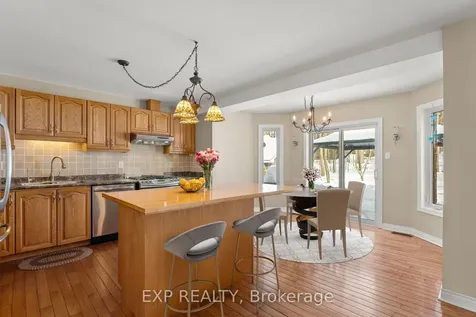 34 Hollis Crescent East Gwillimbury ON L9N 1E7