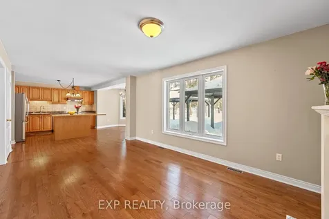 34 Hollis Crescent East Gwillimbury ON L9N 1E7