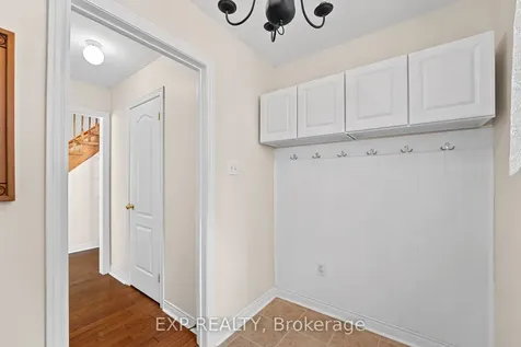 34 Hollis Crescent East Gwillimbury ON L9N 1E7