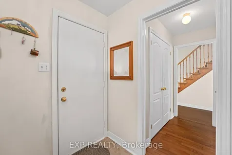 34 Hollis Crescent East Gwillimbury ON L9N 1E7