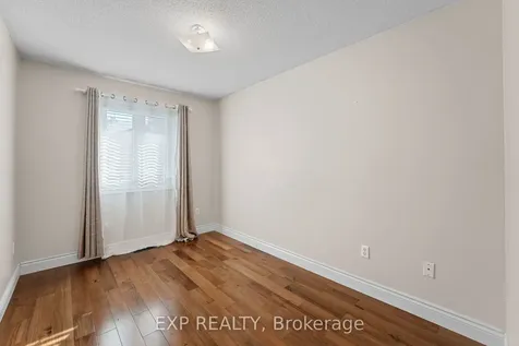 34 Hollis Crescent East Gwillimbury ON L9N 1E7