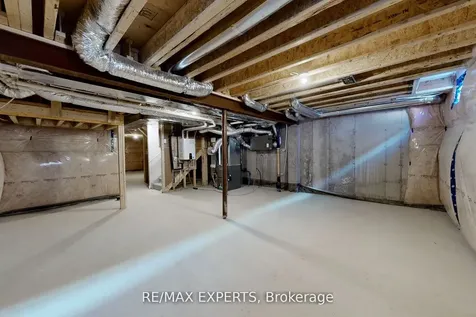 12 Abeam Street East Gwillimbury ON L6N 0W4