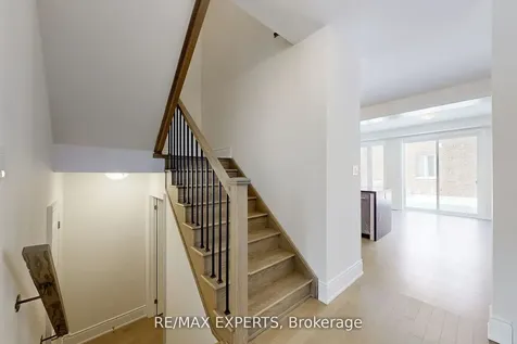 12 Abeam Street East Gwillimbury ON L6N 0W4