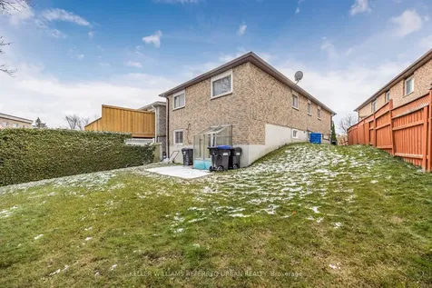 109 Maplegrove Avenue Bradford West Gwillimbury ON L3Z 1R9