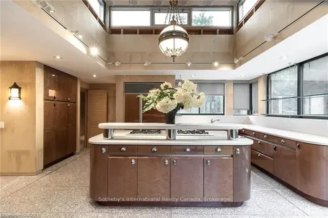 112 Westwood Lane Richmond Hill ON L4C 6Y3