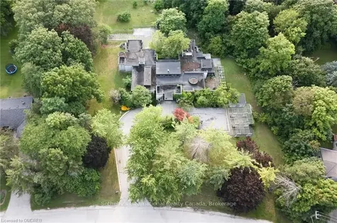 112 Westwood Lane Richmond Hill ON L4C 6Y3