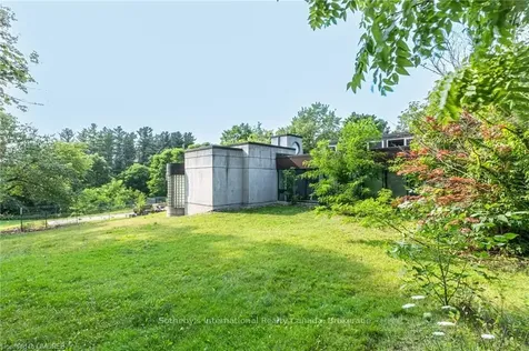 112 Westwood Lane Richmond Hill ON L4C 6Y3