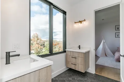 145 Andrews Drive Bradford West Gwillimbury ON L0G 1B0