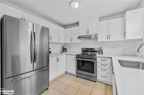 832 Sisler Avenue Newmarket ON L3X 2T7
