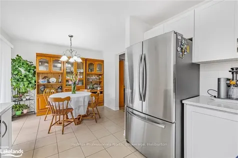 832 Sisler Avenue Newmarket ON L3X 2T7