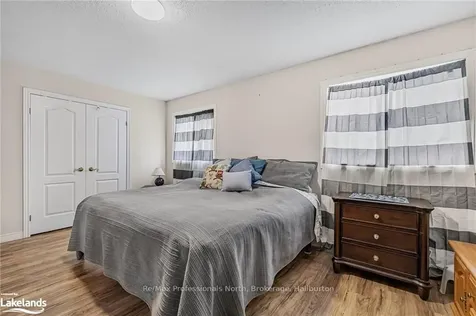 832 Sisler Avenue Newmarket ON L3X 2T7