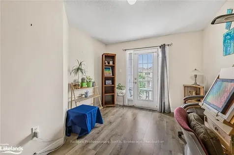 832 Sisler Avenue Newmarket ON L3X 2T7