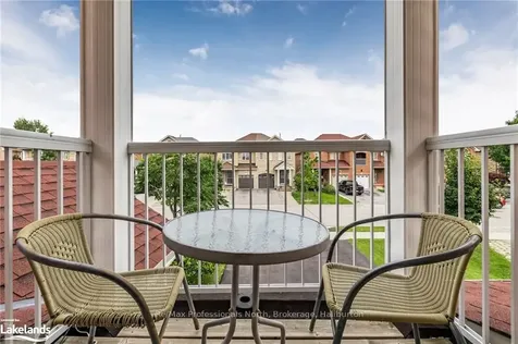 832 Sisler Avenue Newmarket ON L3X 2T7