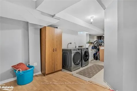 832 Sisler Avenue Newmarket ON L3X 2T7